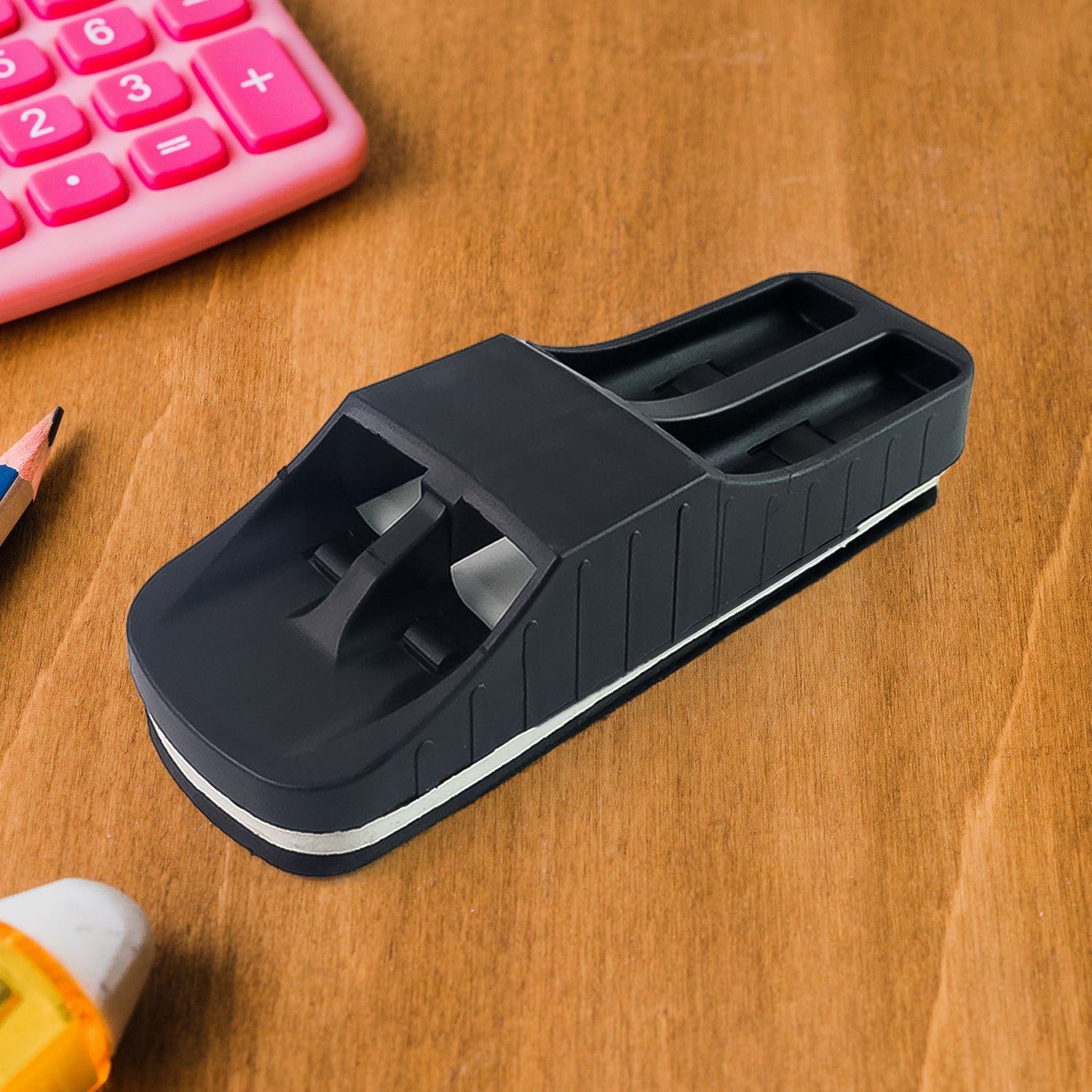 Yashu Clean Tray Duster with Pen Rest Yashu Clean Tray Duster with Pen Rest